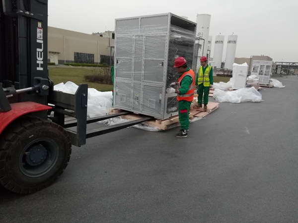 通威，激光摻雜機，卸車，拆箱，搬運入場